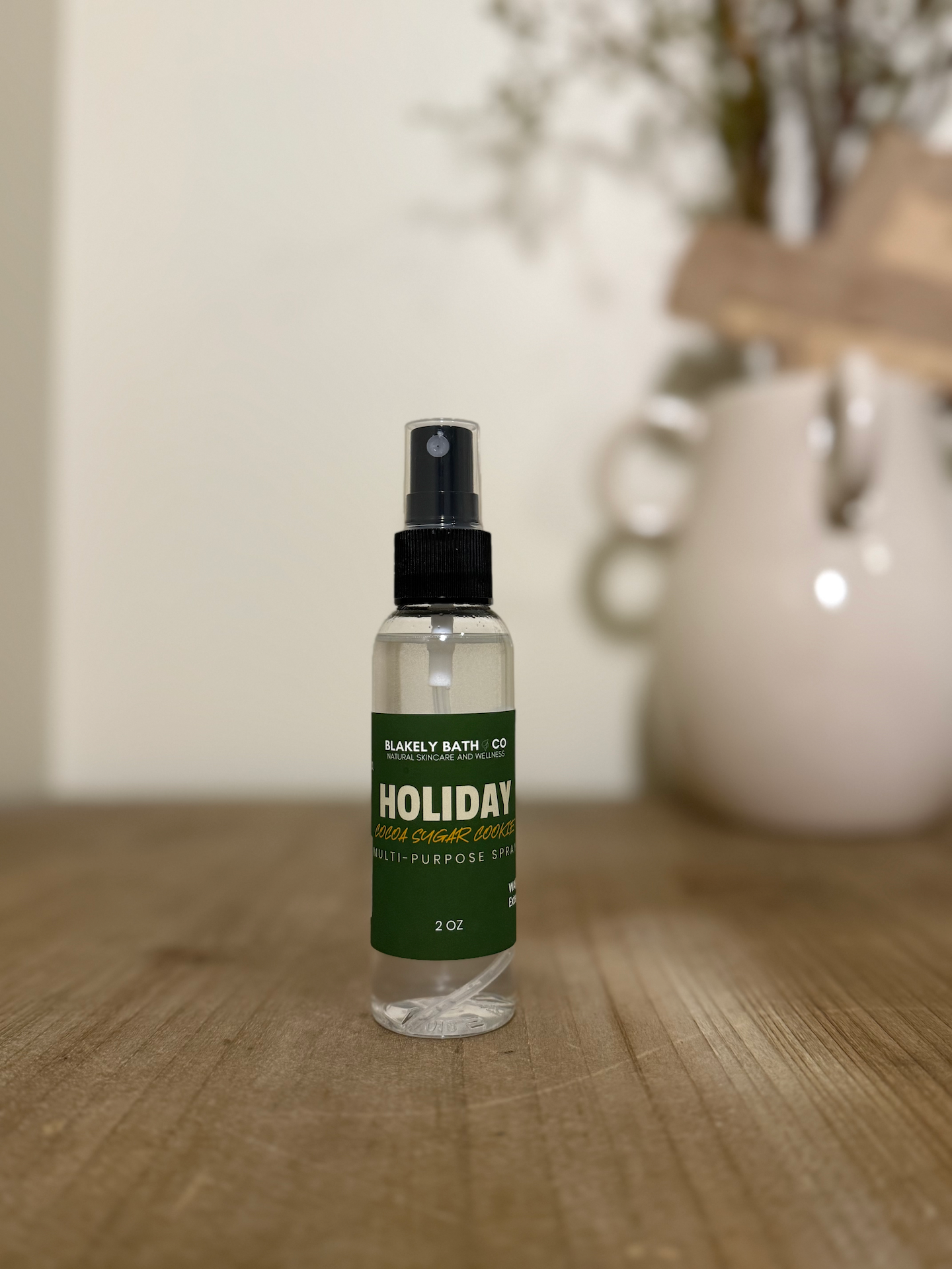 multipurpose spray cocoa sugar cookie on table